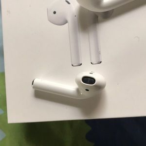 AirPods